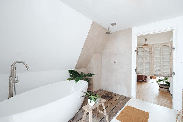 Medium property photo - Kanaalweg, 2584 CN Den Haag